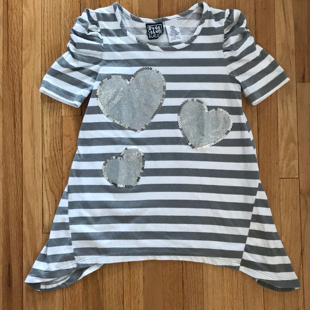 Gray and white striped tee